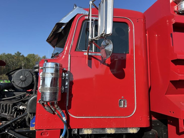 2002-peterbilt-357-image-60