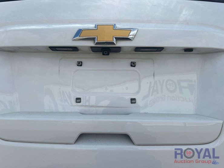 2019-chevrolet-suburban-image-30
