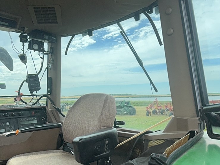 john-deere-8300-image-23
