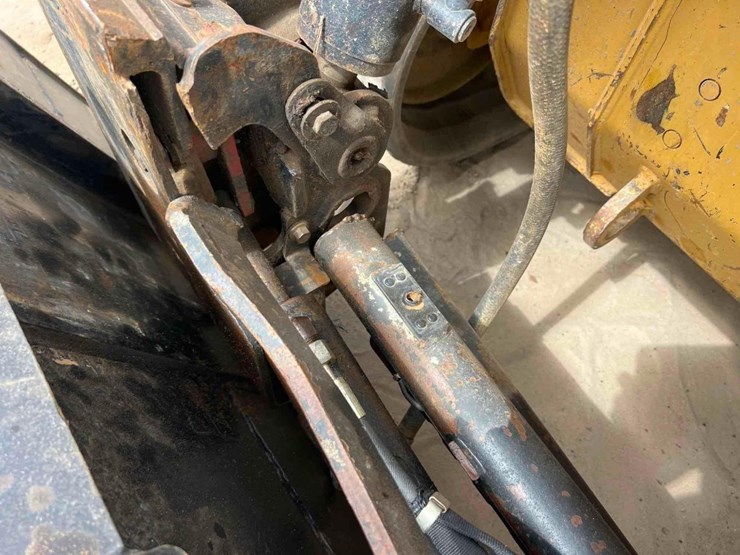 2019-caterpillar-259d-image-12
