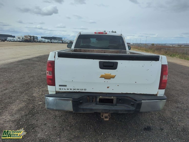 2012-chevrolet-silverado-1500-image-28