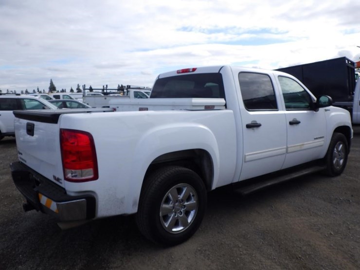 2013-gmc-1500-image-3