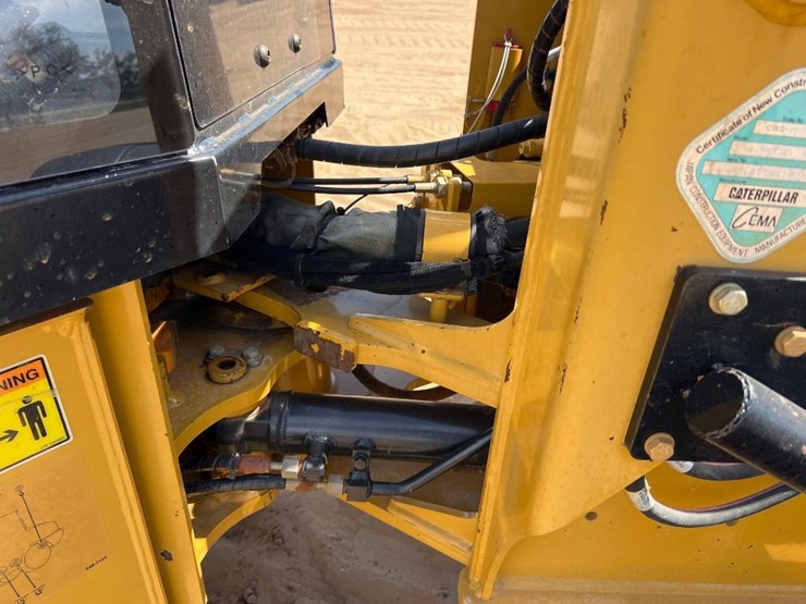 2018-caterpillar-903d-image-26