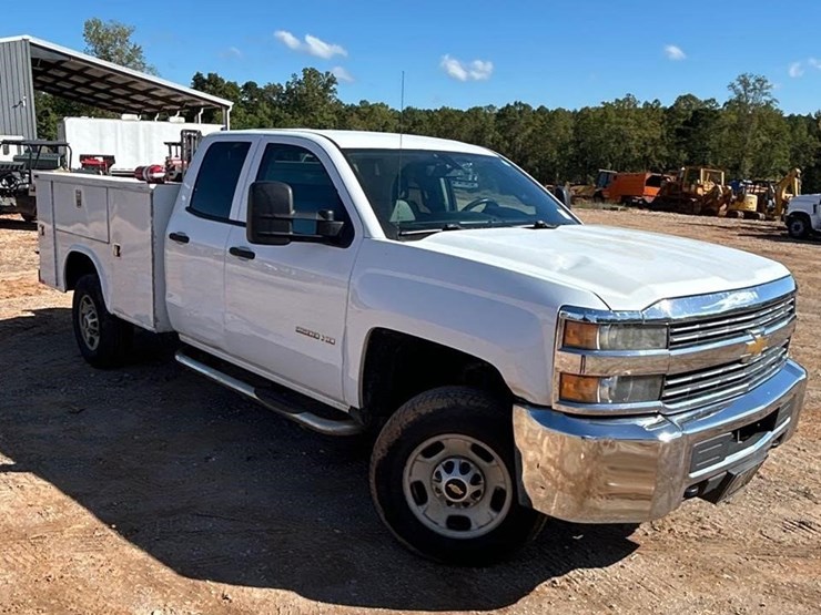 2014-chevrolet-silverado-2500hd-image-2