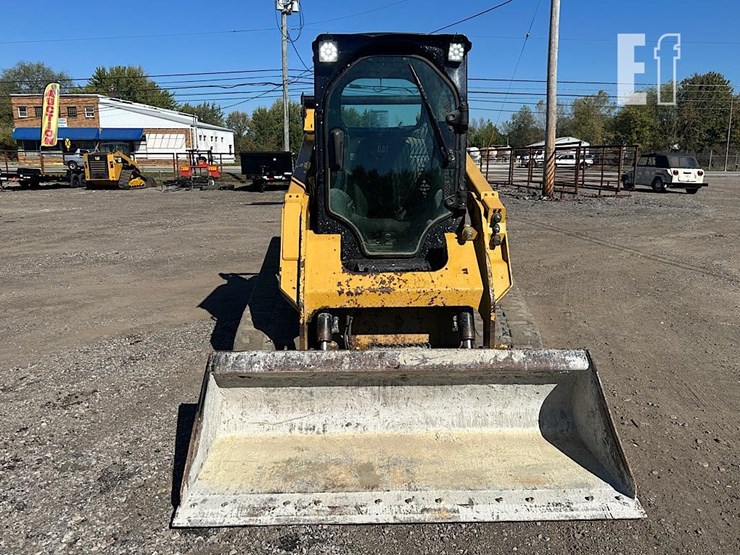2016-caterpillar-259d-image-2