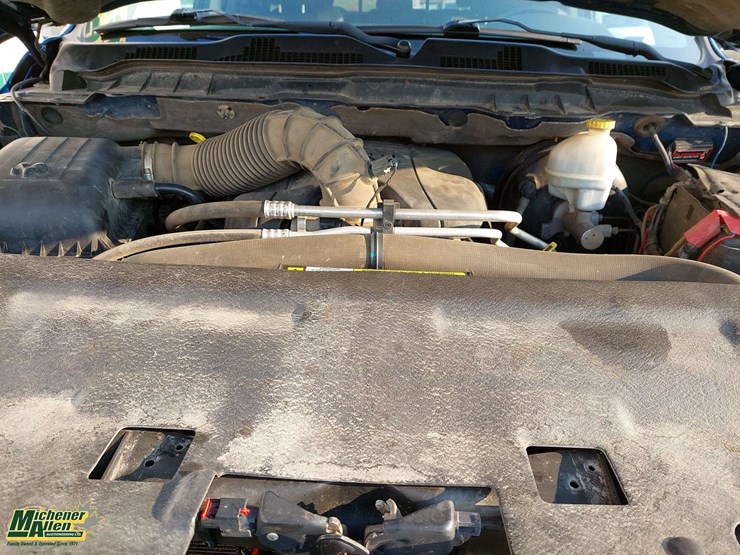 2011-ram-1500-st-image-21