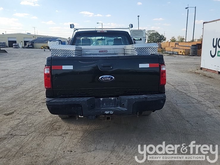 2015-ford-f250-xl-image-4