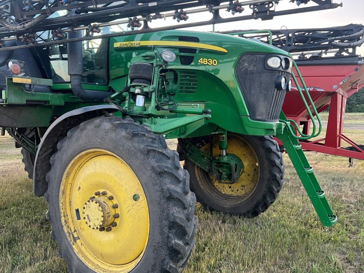 john-deere-4830-image-5