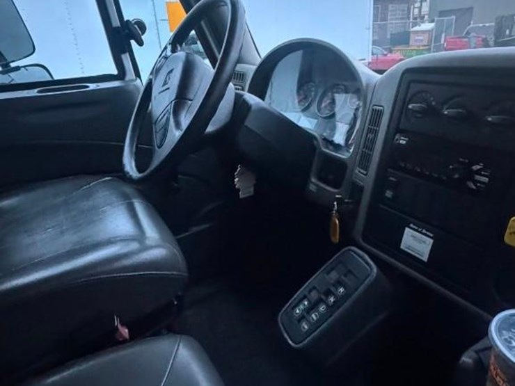 2019-international-durastar-4300-image-22
