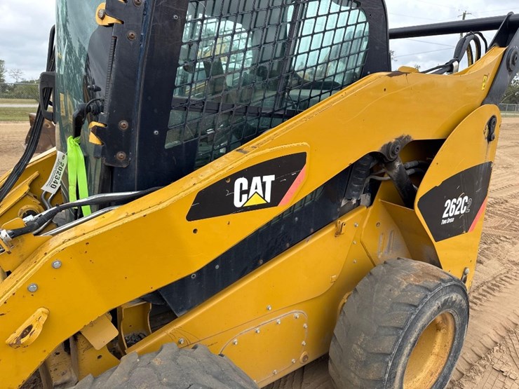 2012-caterpillar-262c2-image-11