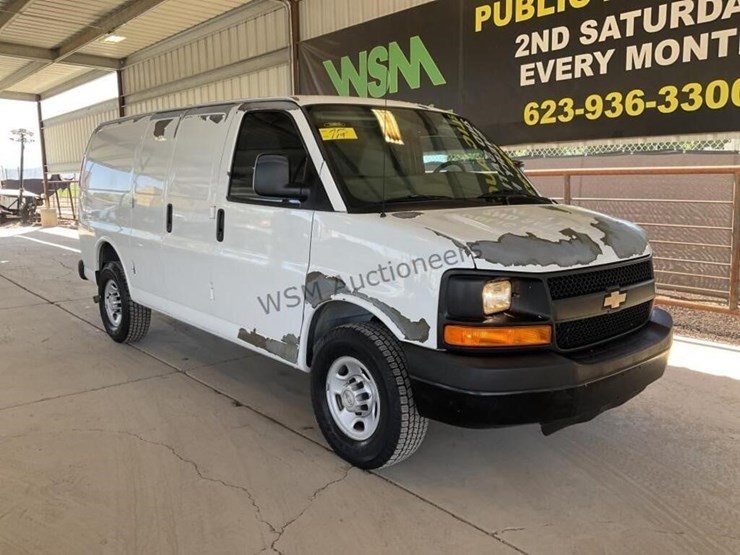2011-chevrolet-express-2500-image-2