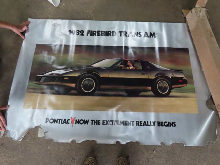 1982-pontiac-trans-am-nib-dealership-posters-image-3