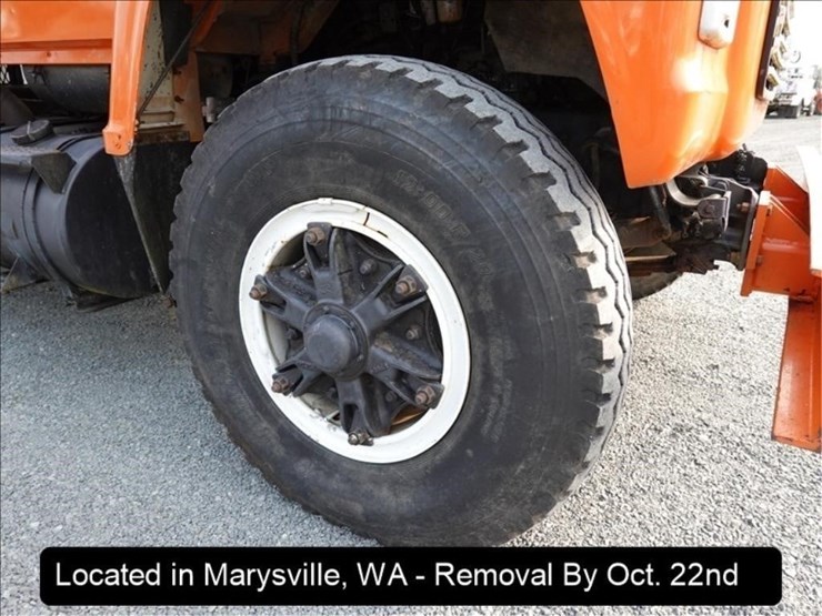 ford-l8000-image-35