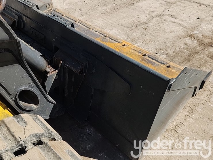 2018-new-holland-c232-image-12