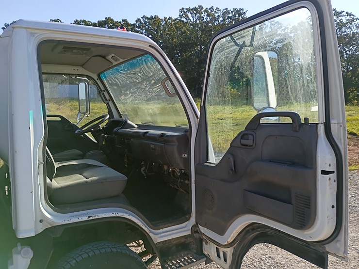 2000-gmc-w3500-image-33