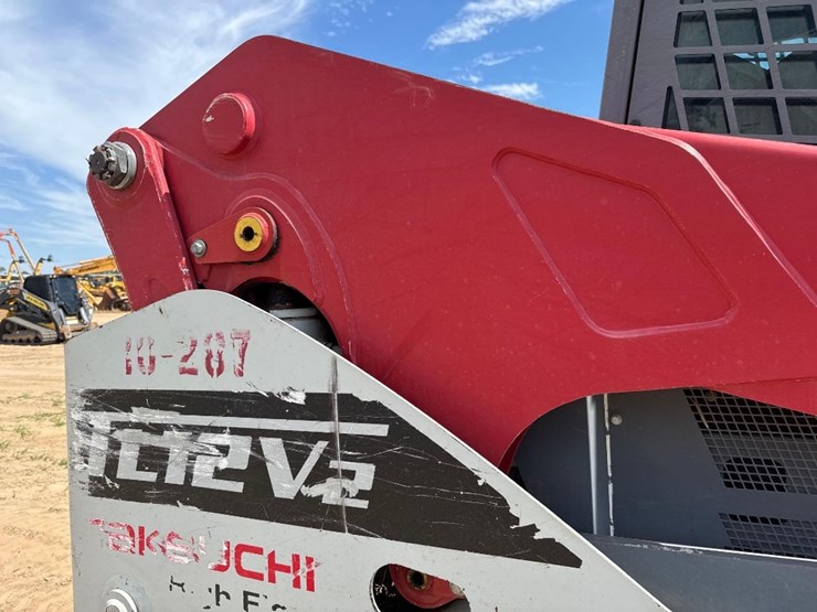 2021-takeuchi-tl12v2-image-19