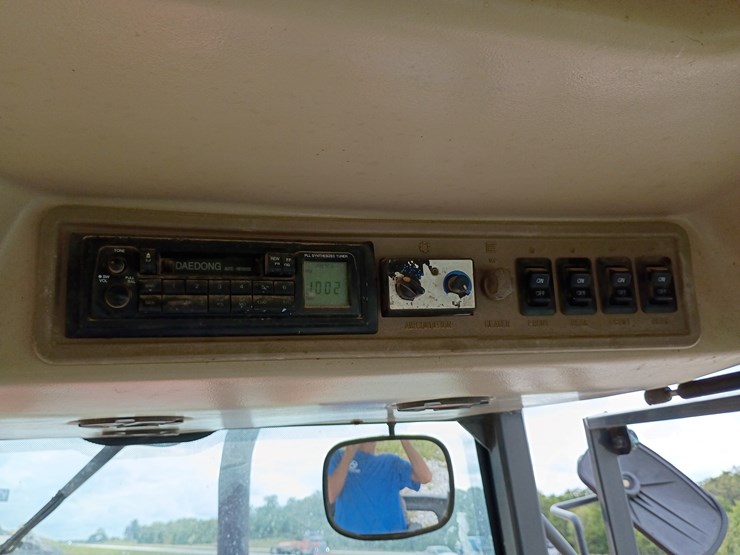 2004-kioti-dk65c-image-41