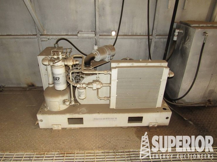 2010-caterpillar-532-image-5