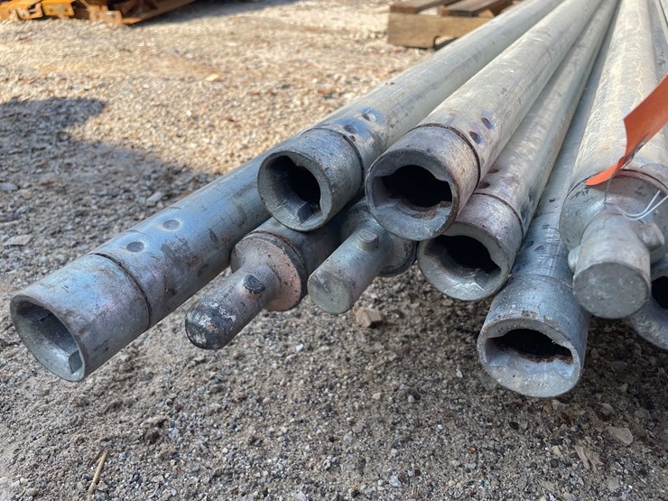 #1943-•-(18)-scaffold-tubes-with-end-fittings-image-6
