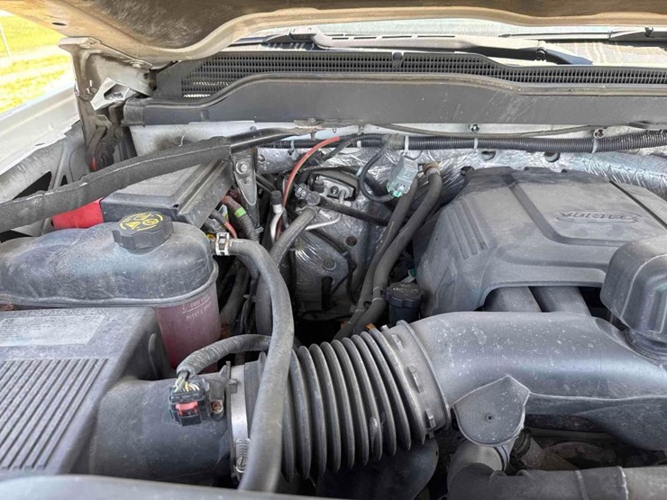 2016-chevrolet-2500-image-18