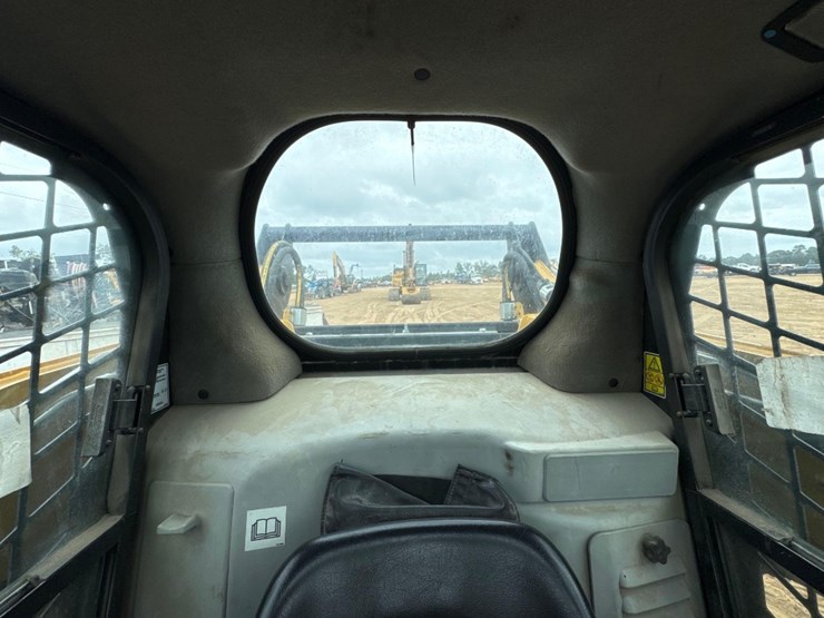 2012-caterpillar-262c2-image-26