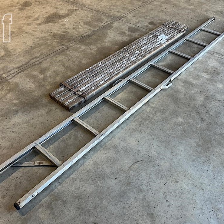 UNKNOWN ALUMINUM LADDER, PICK