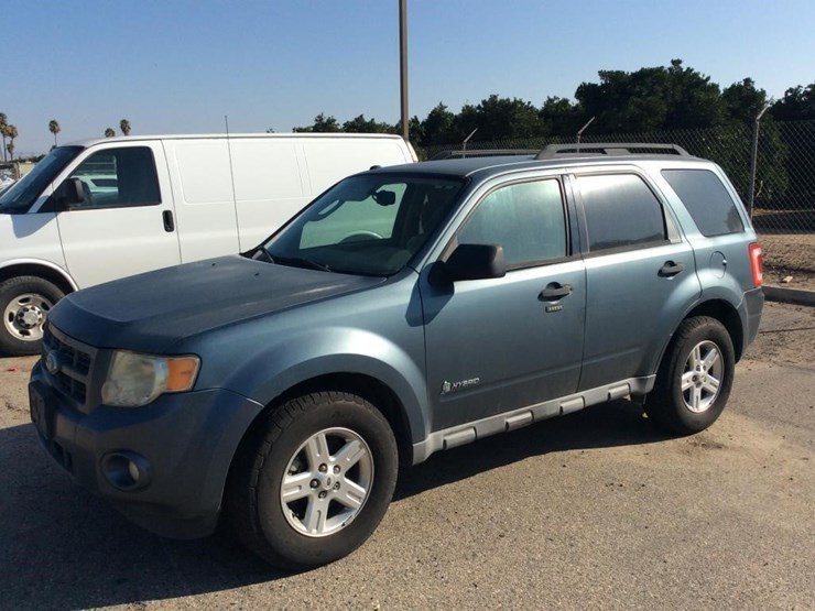 2011-ford-escape-image-2