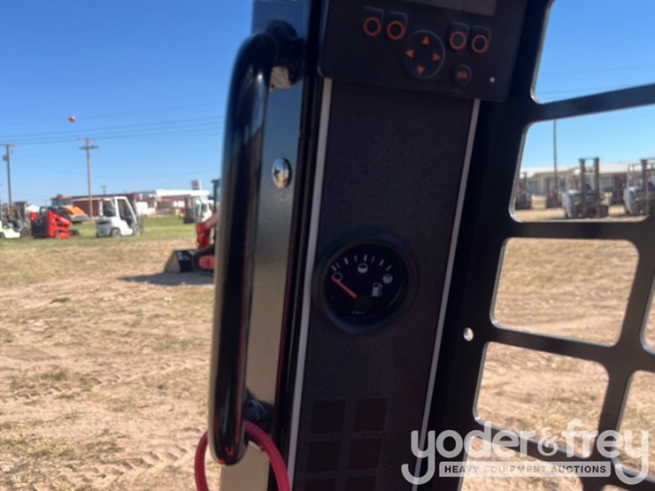 2023-manitou-1050rt-image-14