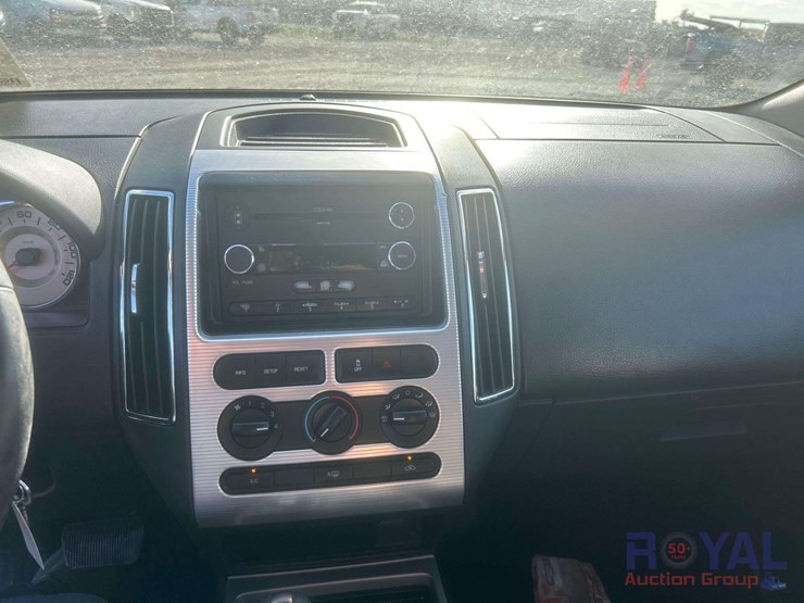 2010-ford-edge-image-15