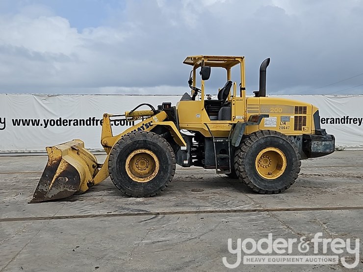 2005-komatsu-wa200-5-image-3