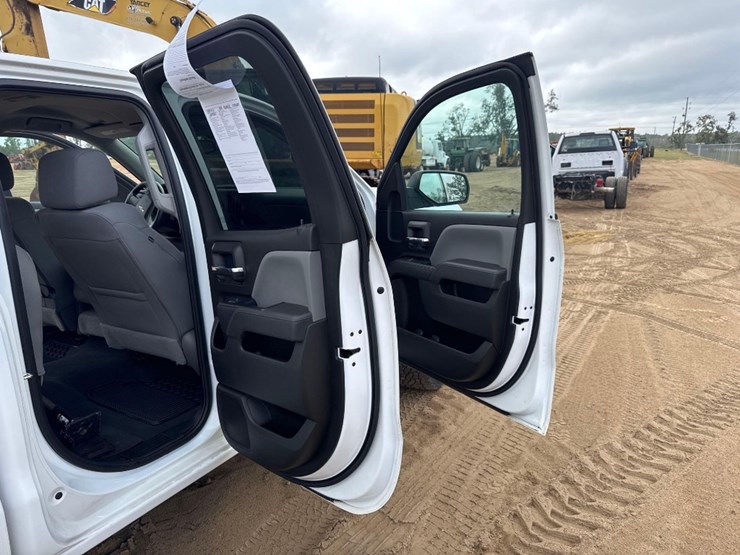 2019-chevrolet-silverado-image-10