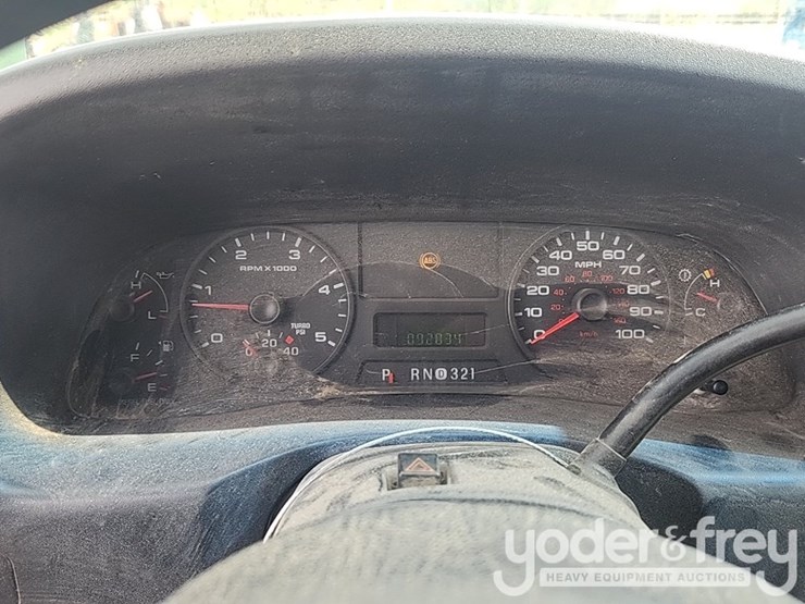 2005-ford-f450-image-36
