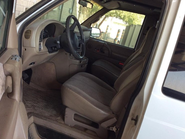 2002-chevrolet-astro-image-6