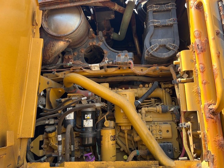 caterpillar-120-image-21