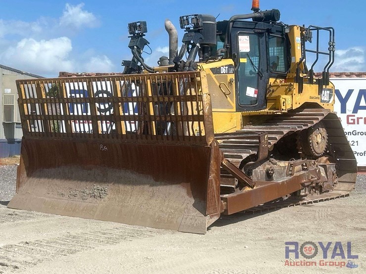 2017-caterpillar-d6t-lgp-image-1