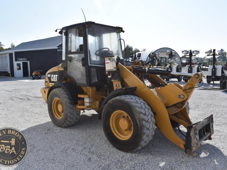 2011-caterpillar-908h-image-20