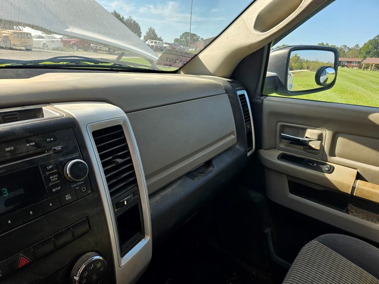 2009-dodge-ram-1500-image-38