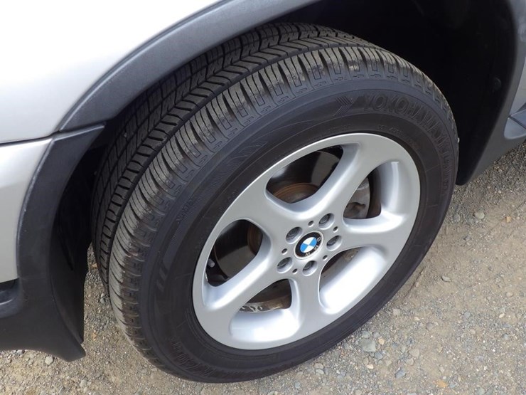 2001-bmw-x5-image-13