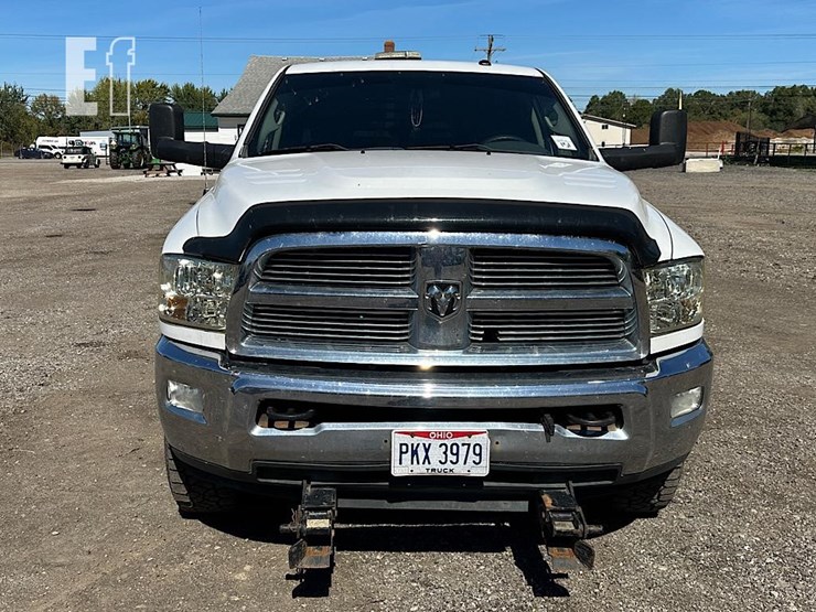 2015-dodge-ram-2500-image-2