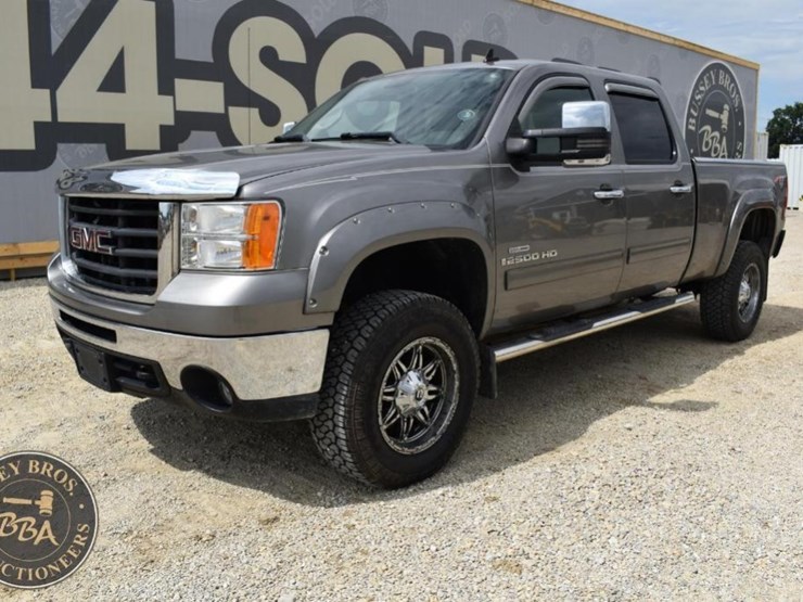 2007-gmc-sierra-2500-image-8