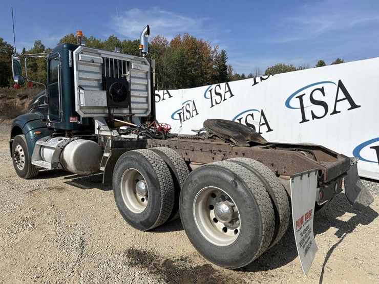 2009-peterbilt-386-image-3