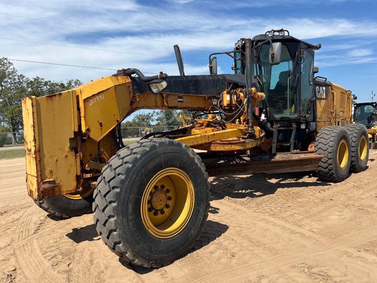 caterpillar-120-image-8