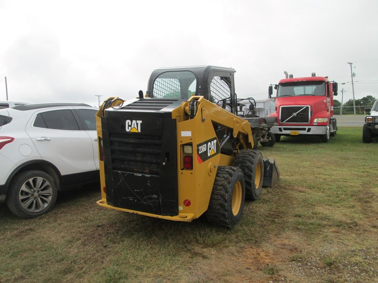 caterpillar-236d-image-3
