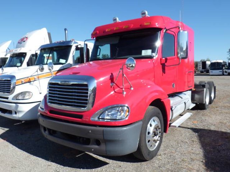 2017-freightliner-cl120-columbia-image-1