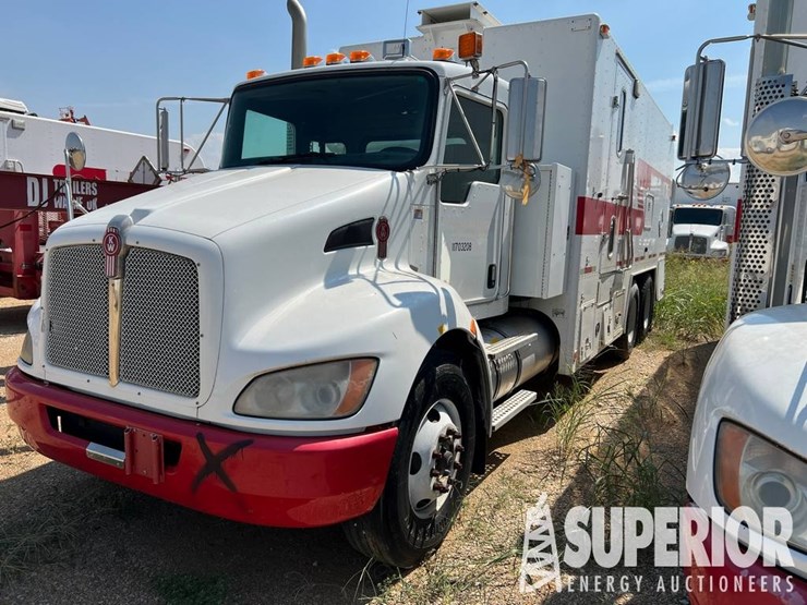 2011-kenworth-t370-image-1