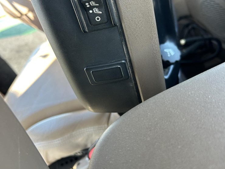 2016-john-deere-9620rx-image-87