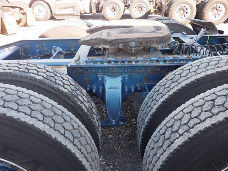 2020-western-star-5700xe-image-4