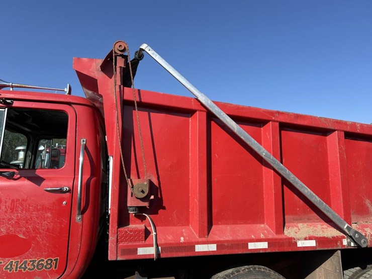 1993-mack-dm690s-image-17