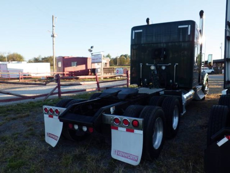 2023-kenworth-w990-image-4