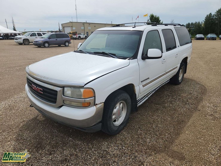 2004-gmc-yukon-xl-image-1